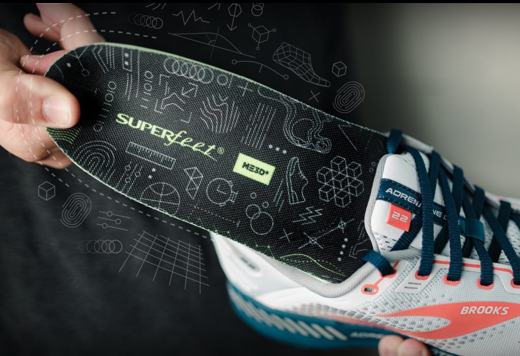 Cushioned insoles prioritise comfort through cushion and flexibility whereas supportive insoles add stability though structure and support.