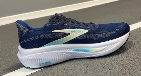 The increased foam volume is delivered through an extra 1mm rise in the heel and 3mm rise in the forefoot. This not only provides more impact absorption and joint protection but also a more balanced ride through the gait cycle by decreasing the heel-to-toe drop from 12mm to 10mm. The lower drop promotes a smoother transition from heel strike to toe-off.